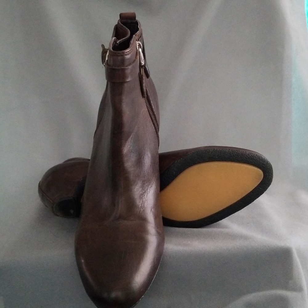 Sam Edelman Brown leather boots size 9